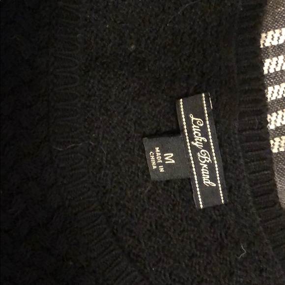 Lucky brand women’s sweater - Picture 3 of 3